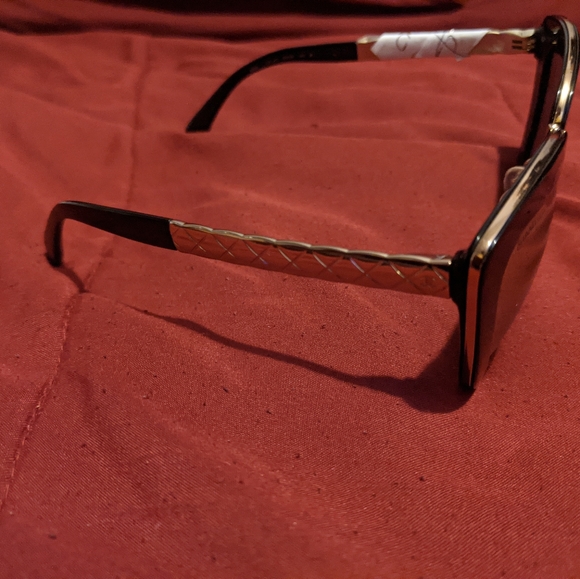 Chanel sunglasses - Picture 2 of 4